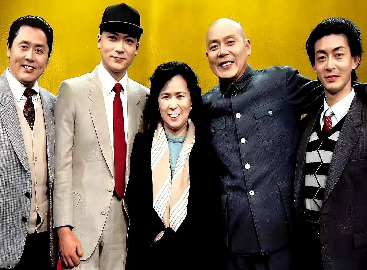 六小龄童最近的采访，挺有意思的。他特别感谢杨洁导演，说杨导是恩师，是他的“西
