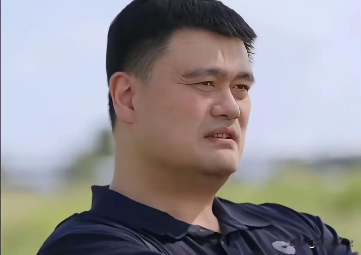 姚明谈上海对比广厦的优势，是强在上海前锋和广厦前锋强，上海男篮张镇麟和李弘权攻防