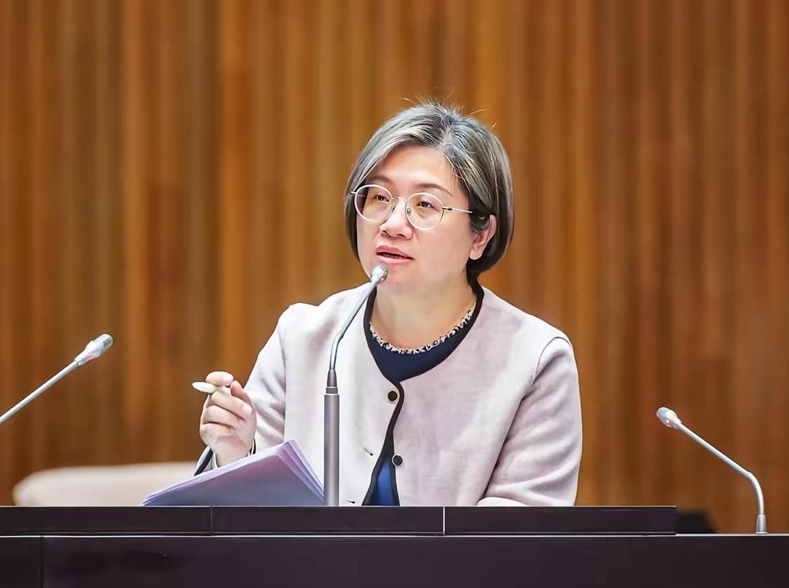 萧旭岑称台湾人中国人，台立委陈培瑜:“语言≠国家”来否定“人是中国人8日，台