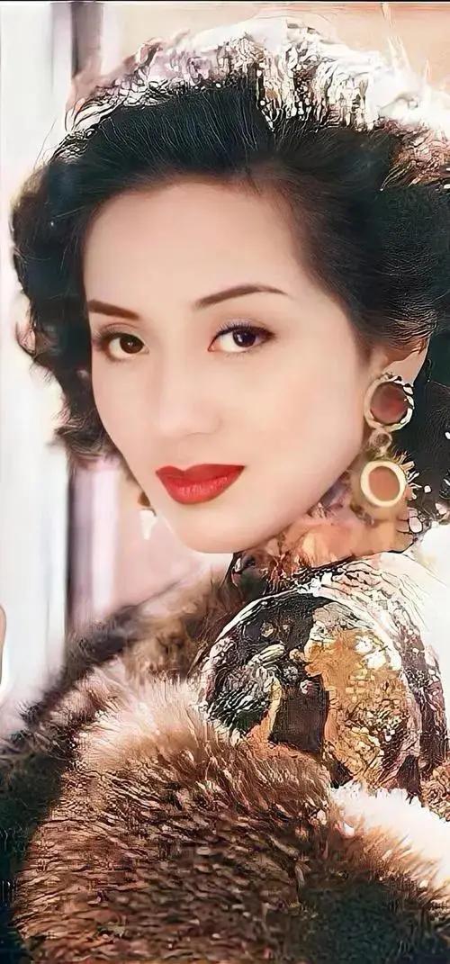 大快人心！“台独”分子走到今日。都是她咎由自取！何韵诗走到这一步。怪不