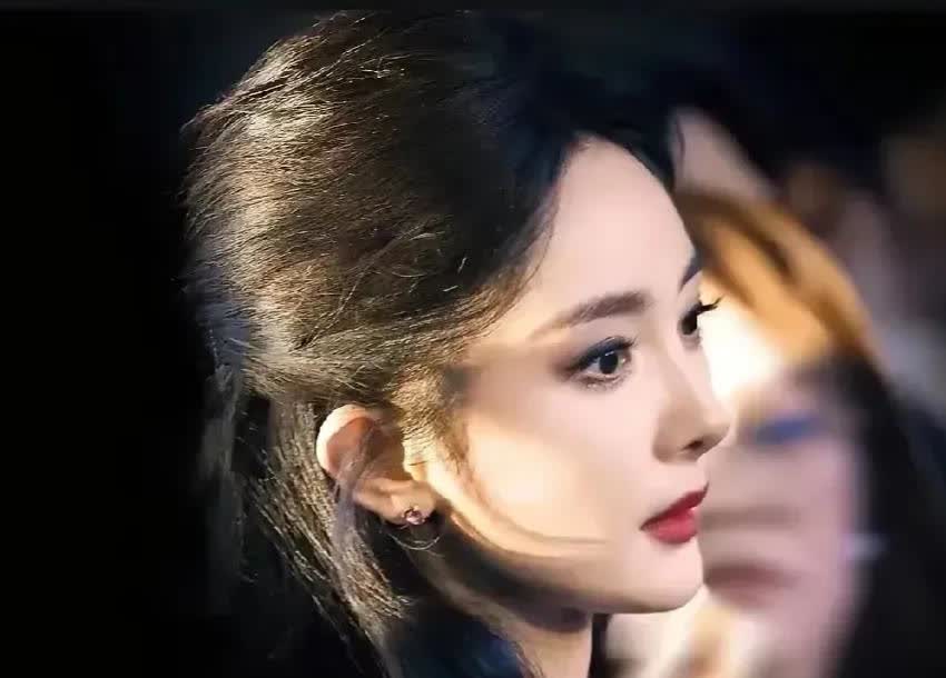 难怪娱乐圈中，杨幂、杨颖、赵丽颖、章子怡、孙怡、佟丽娅、张柏芝、李小璐、白百何、