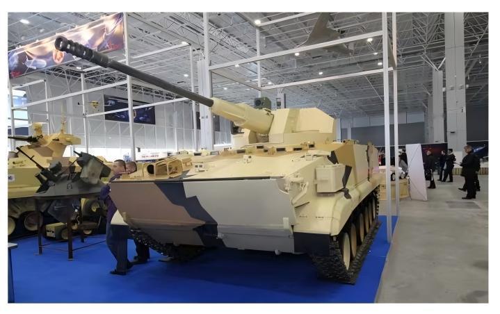 无人版，战斗模块的炮塔可搭配不同武器。　　俄罗斯将BMP-3底盘进行无人化改造