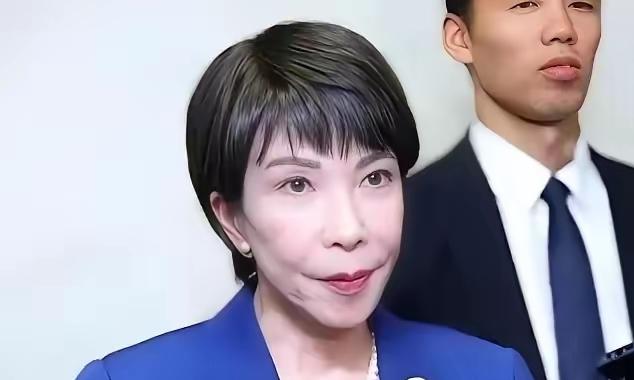 当面献花背后拜战犯！高市早苗的历史表演，可笑又可恨高市早苗真是绝了，在越南