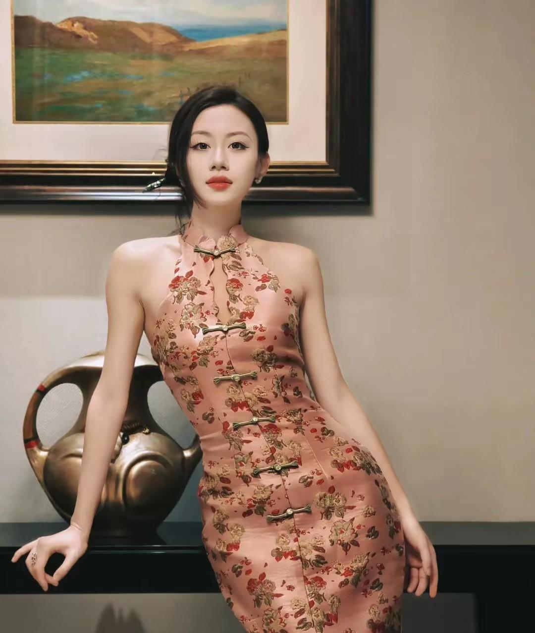 伍珂玥，真的美。