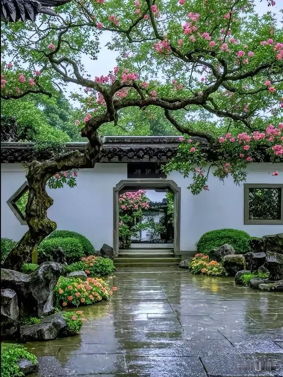 都在为如何赚钱而发愁！而我是在为没钱花而发愁。好多人都在苦思自己怎么赚钱