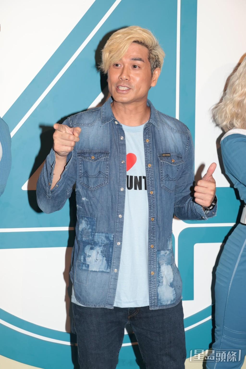 伍允龙公开恋情后首合体女友爆料先做主动双方已见家长李蔓莹爆男友不愿同受访|