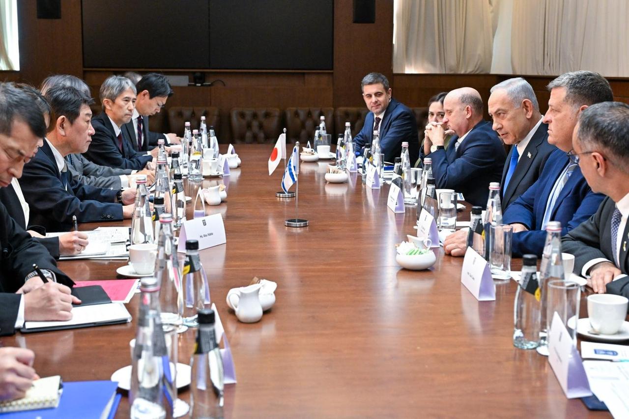 1月11日，日本外长茂木敏充访问了以色列，并且会见了以色列总理内塔尼亚胡和外长萨