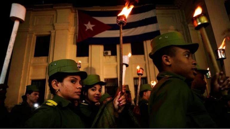 据《金融时报》报道，古巴的石油以目前的消费水平和自身产量还能供应大约15到20天