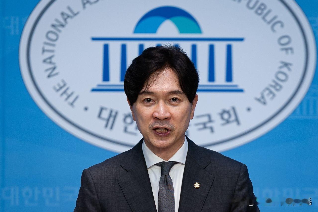 1月24日，韩国国民力量党首席发言人朴成勋对外表示，原计划26日召开的最高委员会