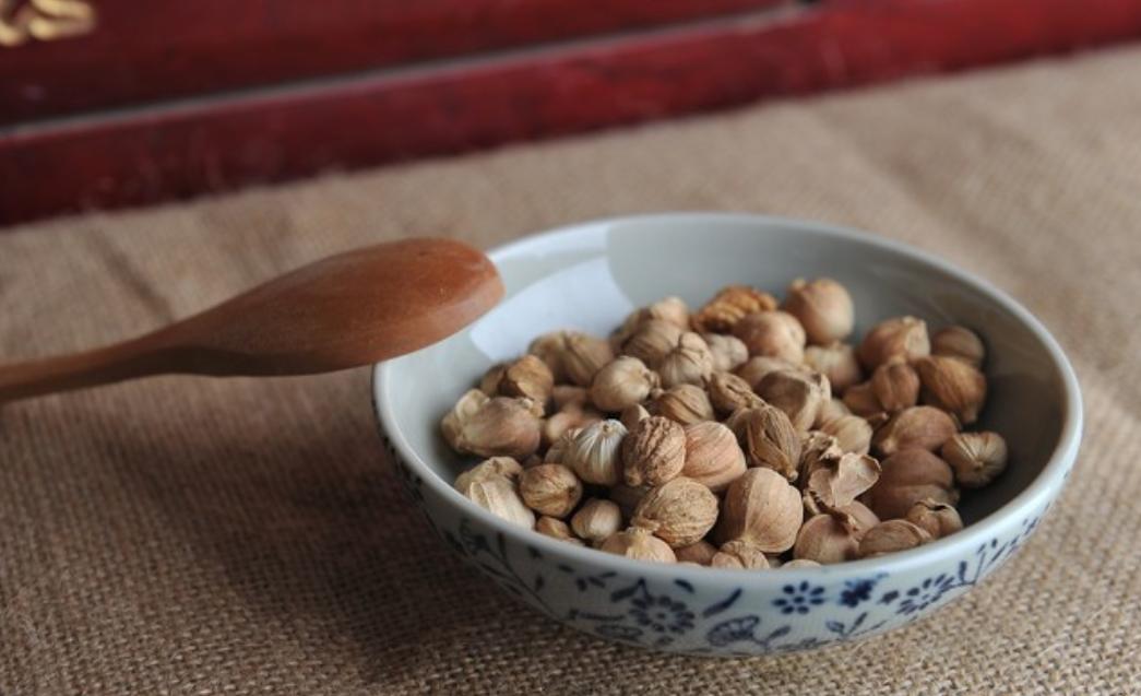 马上谷雨：养脾的时节到了，记得做好3件事谷雨一到，空气里的湿度就跟着往上涨，