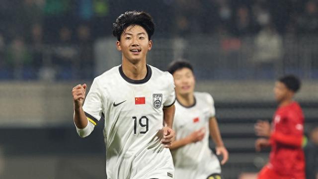 中国足球幸福了一回: U16国足首场预赛大胜, 已锁定U17亚洲杯晋级资格