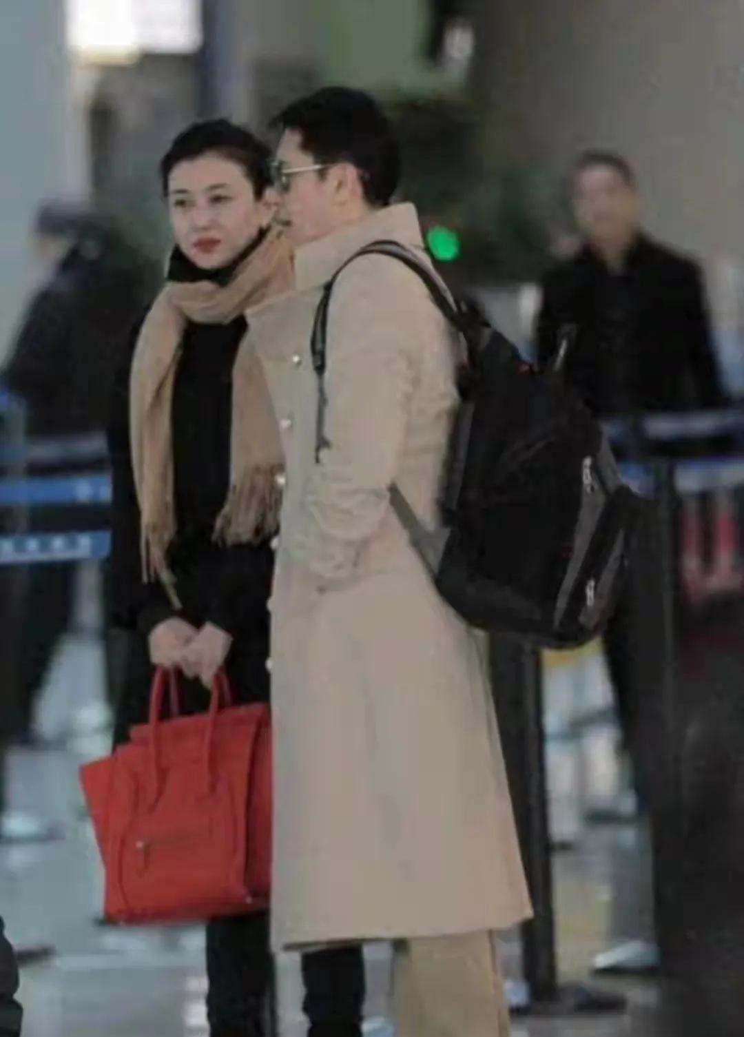 蔡国庆把老婆藏了20年，原来她长得这么美，身材好，颜值也高