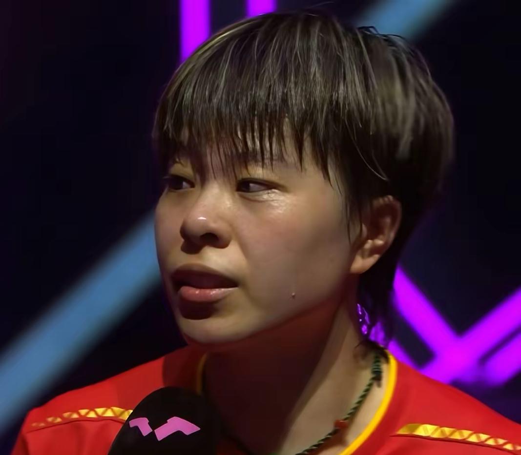 大迪这赛后采访的模样也太帅了！满脸汗水直流，却藏不住眼里的坚定，这就是“迪哥”的