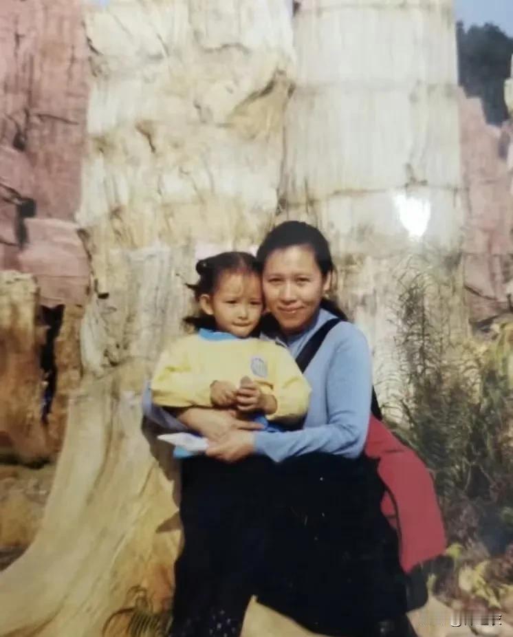 程潇爸爸有两个这么好的女儿，他怎么能说出和妻子女儿不熟的话，就算和妈妈关系不好。