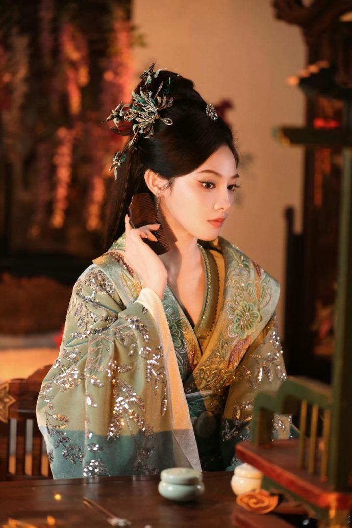 彭小苒直播同款断货本来觉得普通马甲不会难买，看完彭小苒直播直接打脸，全网火速抢