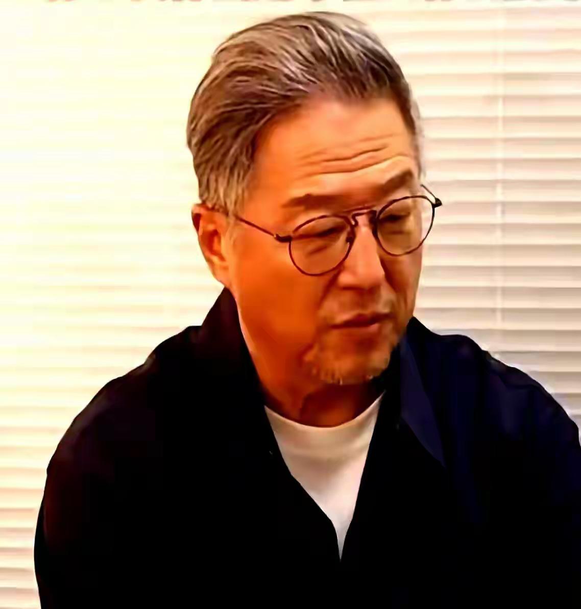 王伟忠是一个什么样的人。他真的有那么厉害吗？他在娱乐圈也呆了很多年，他也很奇怪，