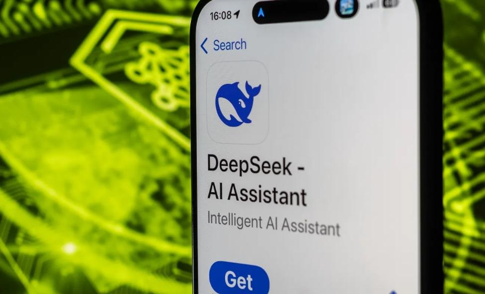 中国的DeepSeek发布了下一代的大模型版本，美国人怎么看？之前，Deep