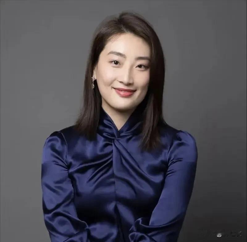 因为三阿姨和三子女一直持有娃哈哈和旗下公司的股份已经富得流油。而且三阿姨一家