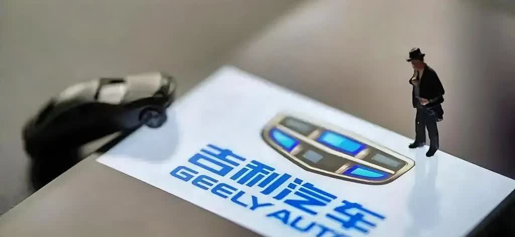 不要乱说吉利摸着比亚迪过河的话了！[打脸]业内有一种说法，说比亚迪是摸着合资