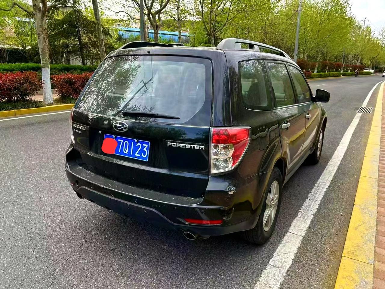 这是一台斯巴鲁。型号我就不说了，反正关注度不高。值得一说的是它的自然吸气水平对置