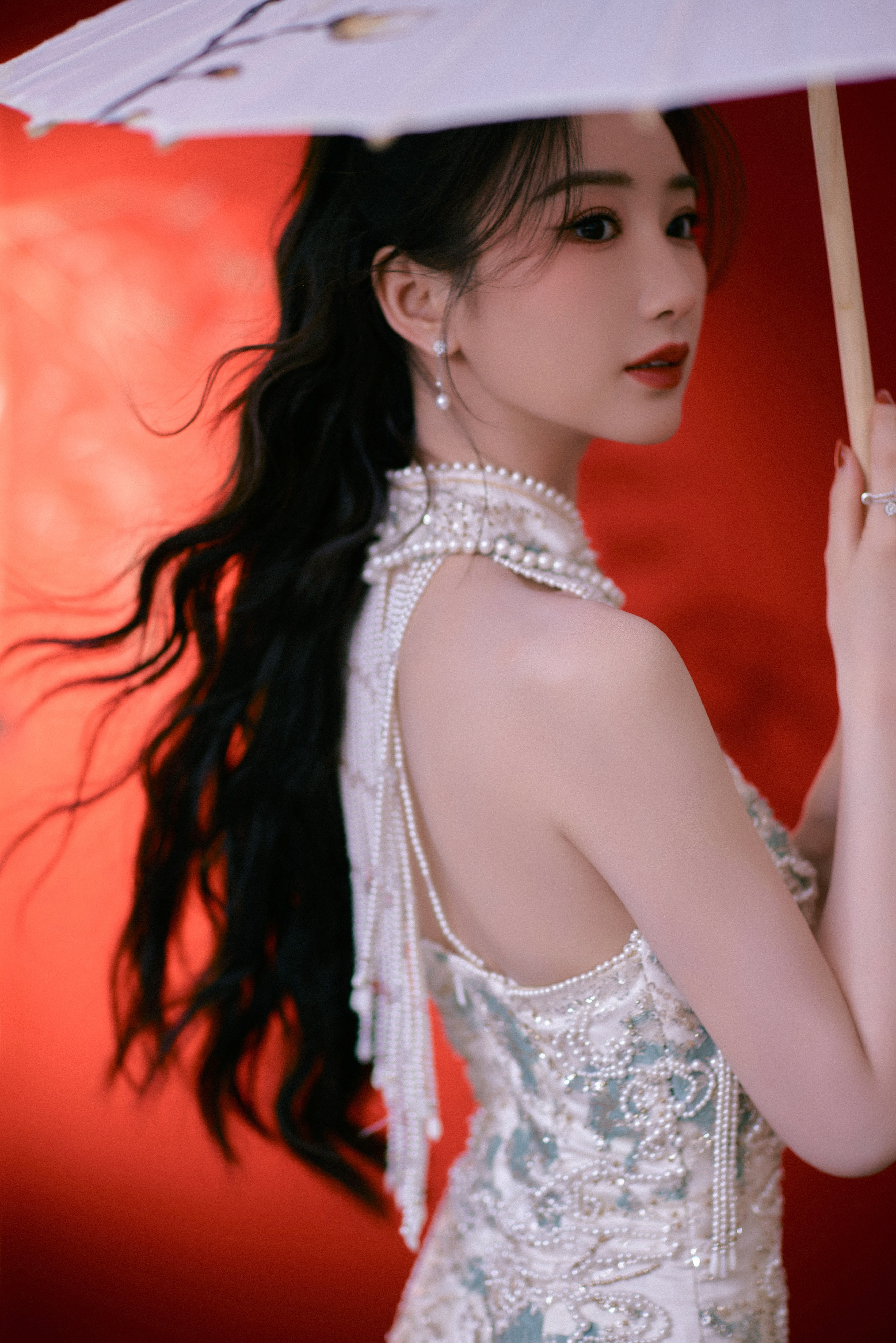 毛晓彤女星时尚造型：窈窕淑女、娇艳动人
