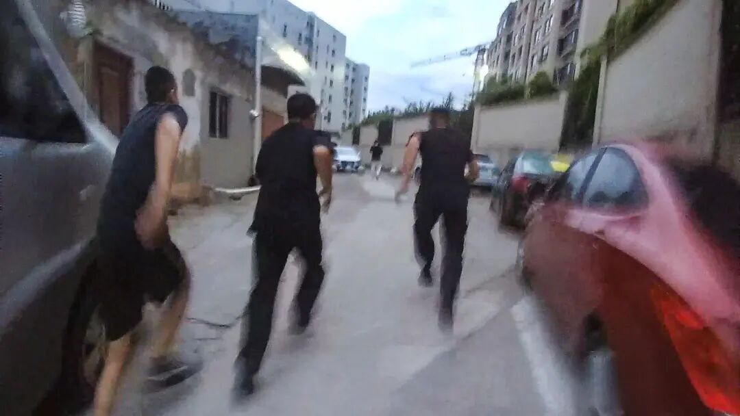 警察被毒贩&ldquo;标价&rdquo;悬赏：&ldquo;一颗人头200万，一条腿50万，一只手30万，一双眼睛10万&hellip;&hellip;&rdquo;