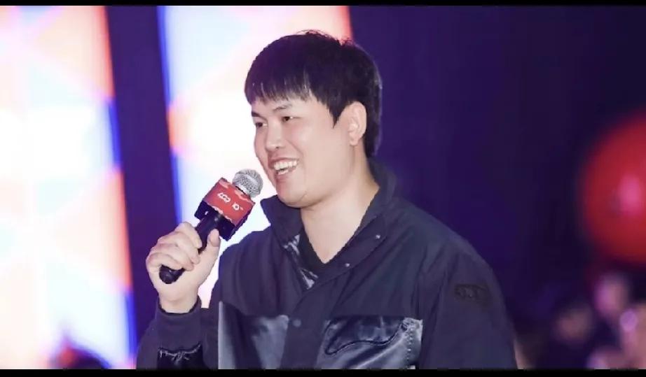 DOTA2:枫哥队仅仅6分钟就输掉比赛，破防了枫哥队跟超哥打训练赛，枫哥赛