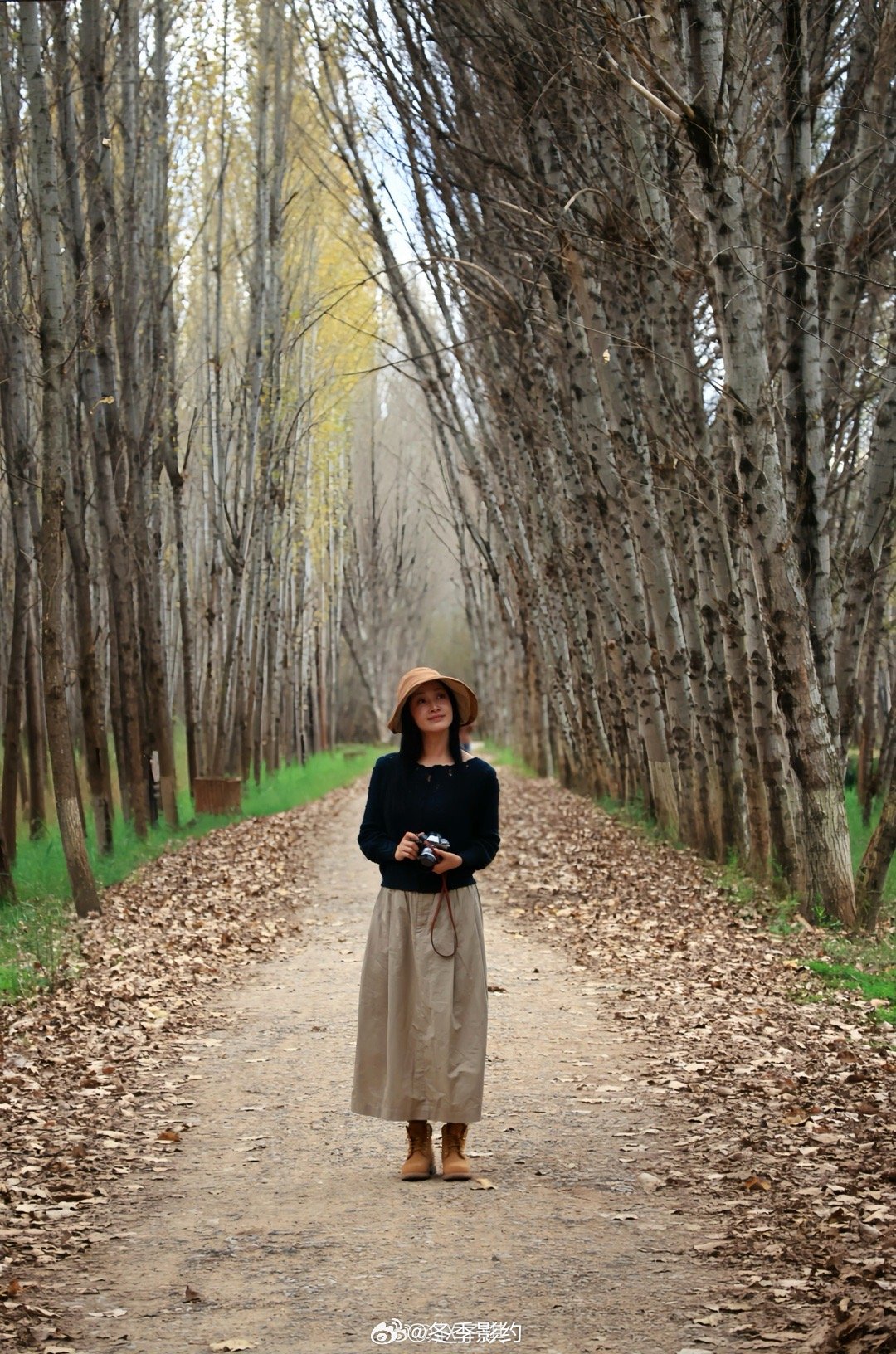 赵子琪浪姐出发路透赵子琪出发录制浪姐赵子琪现身机场，笑容明朗看起来好chill