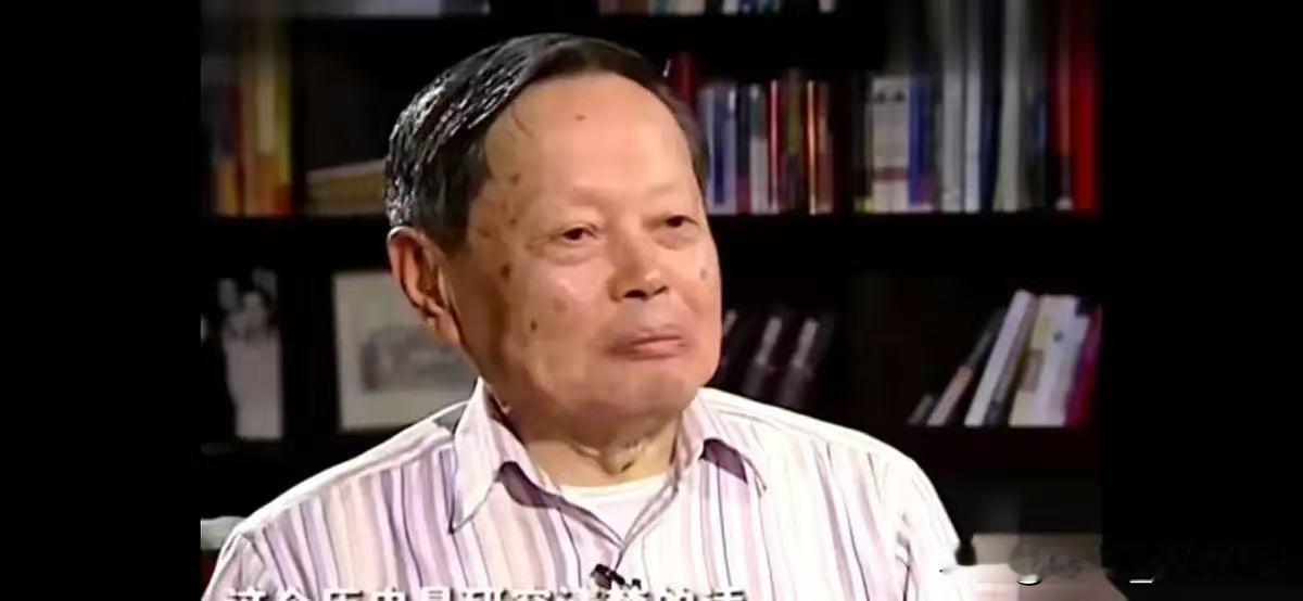 你见过82岁的人，轻轻一句话，却重得让人喘不过气吗？主持人问杨振宁：“如果还