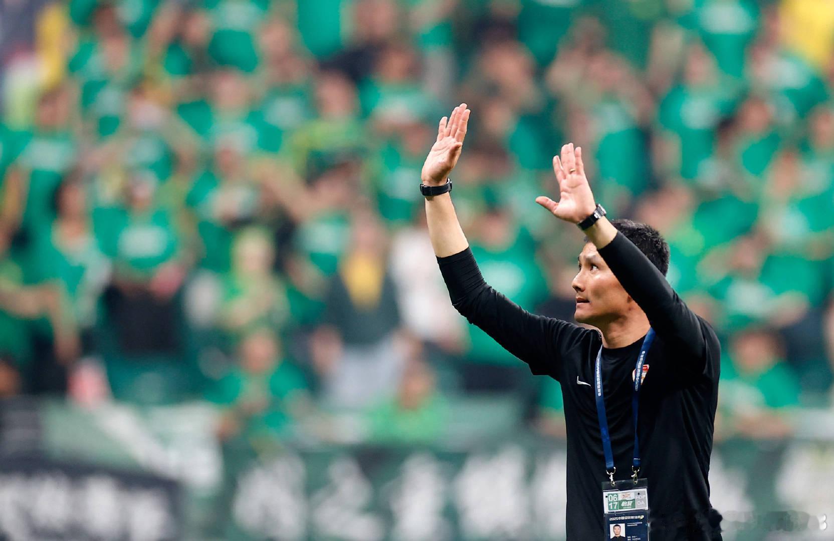 足协官方：邵佳一出任中国男足国家队新任主教练------北京时间11月5日消息，