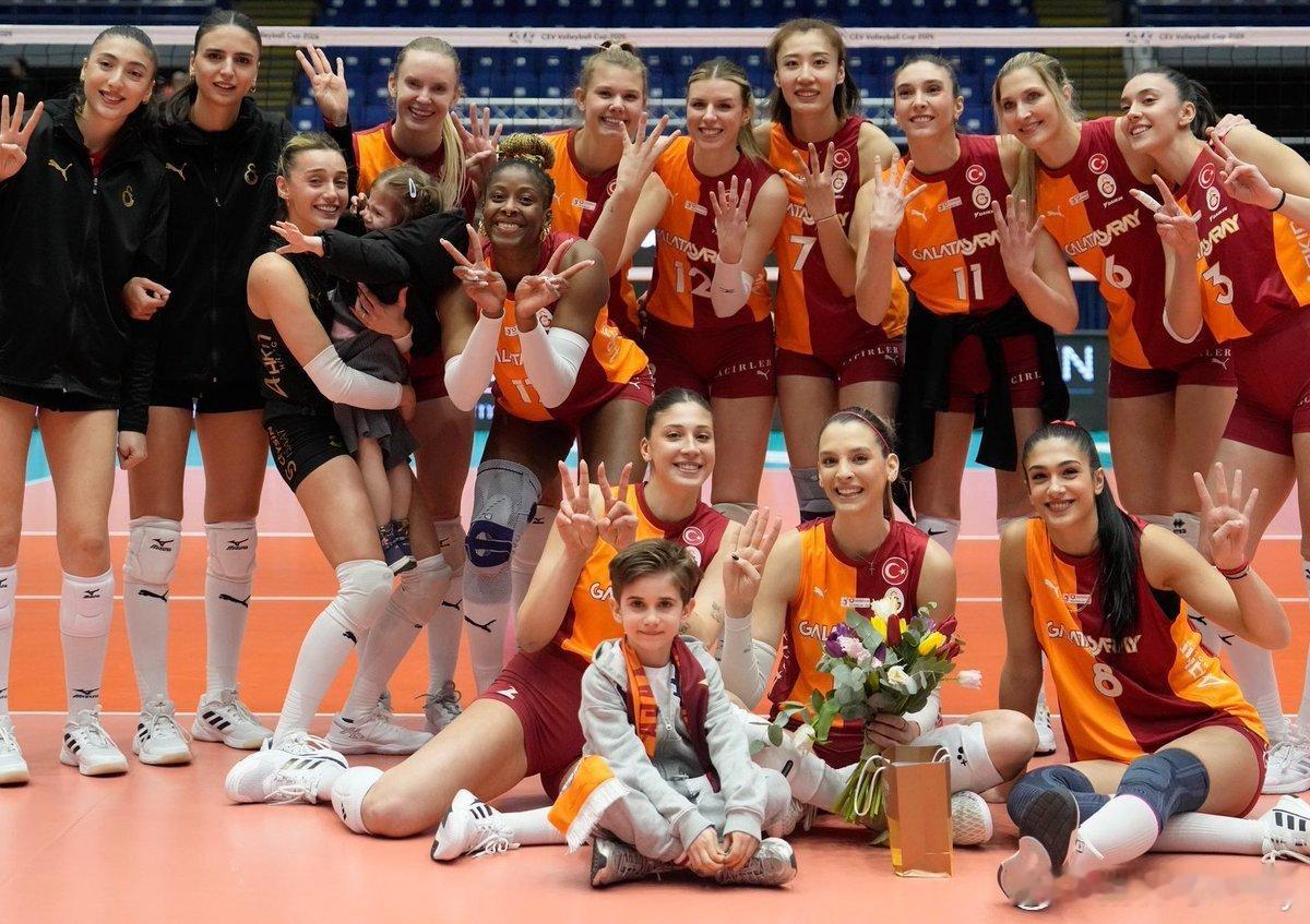 加拉塔萨雷女排双杀阿拉斯货运，获土超第五名，赛季收官。同时获得欧挑杯的参赛资格，