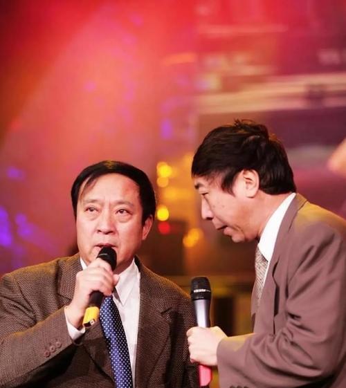 谁能想到，曾经在春晚舞台上和冯巩搭档、把全国人民逗得前仰后合的牛群，晚年竟独自蜗
