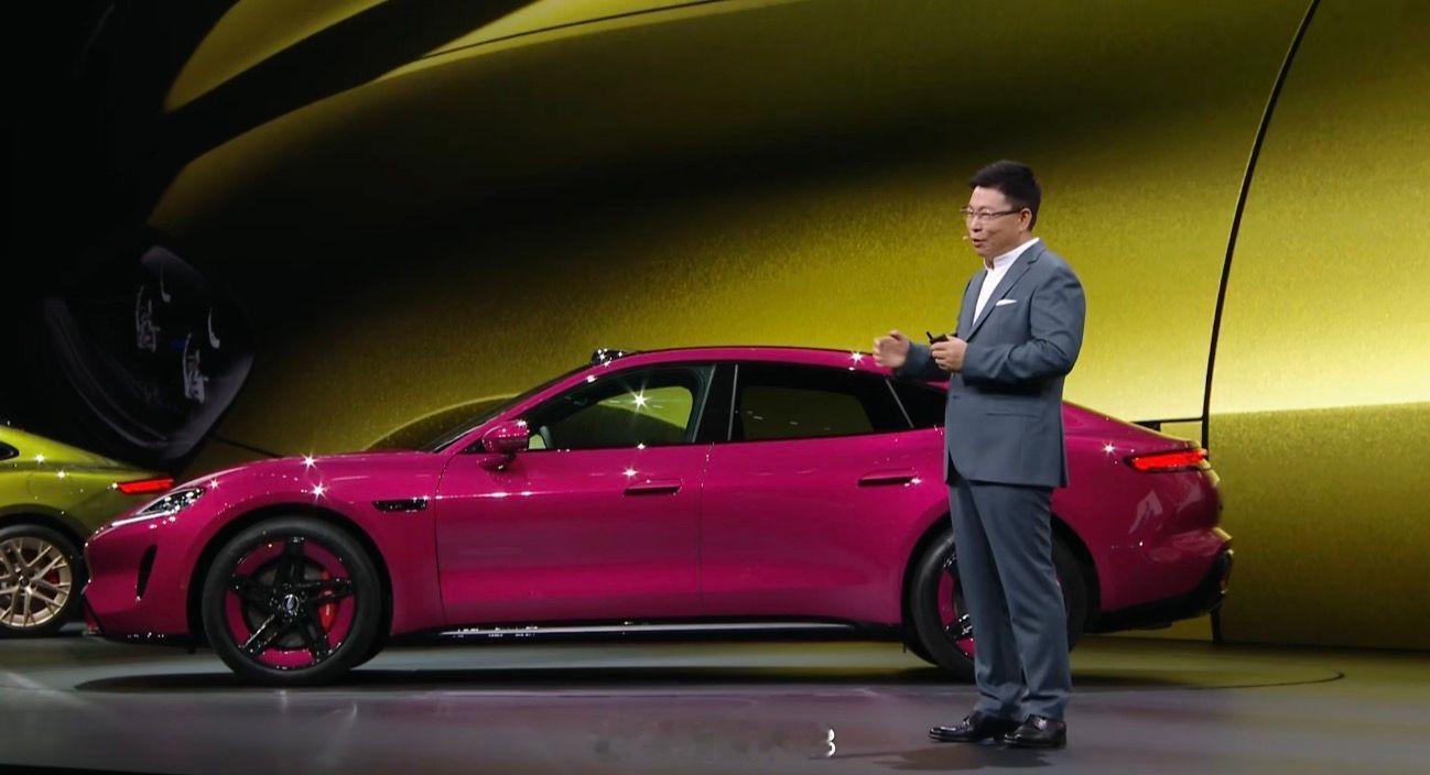 同事说要去看看尚界Z7，我问他试驾了吗，他说试啥驾啊，光排队看车就排到半夜，销售