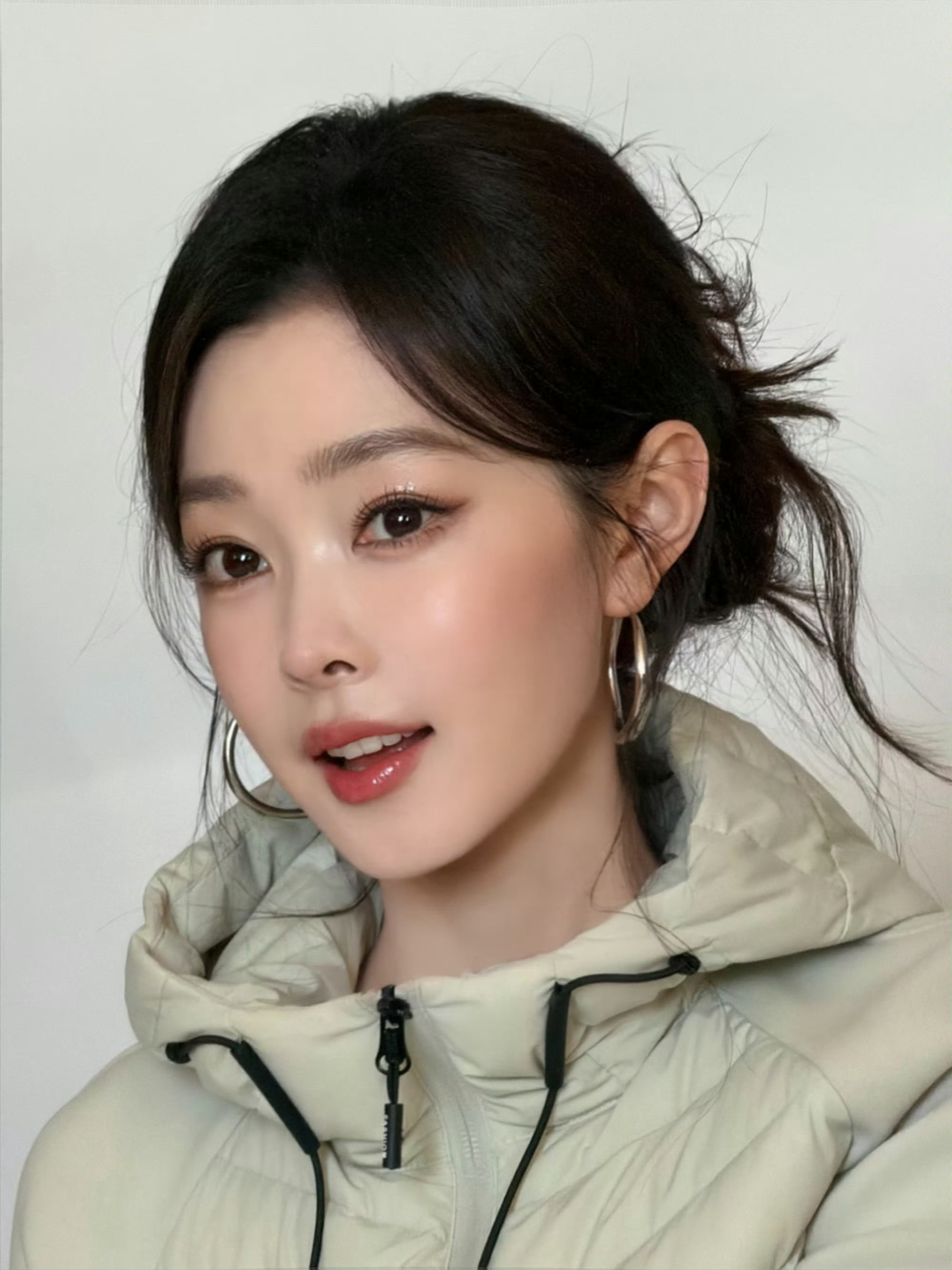 宋轶今天这个妆容发型满意之！！这是美神吧​​​