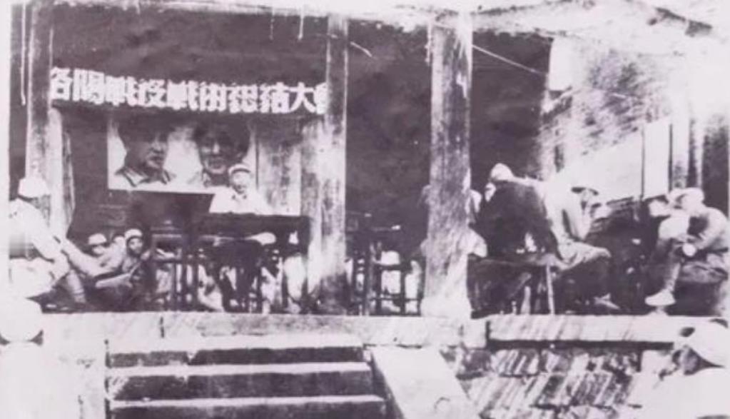 1948年，洛阳战役中，中野4纵缴获了10多门榴弹炮，却被华野3纵拿走。城墙