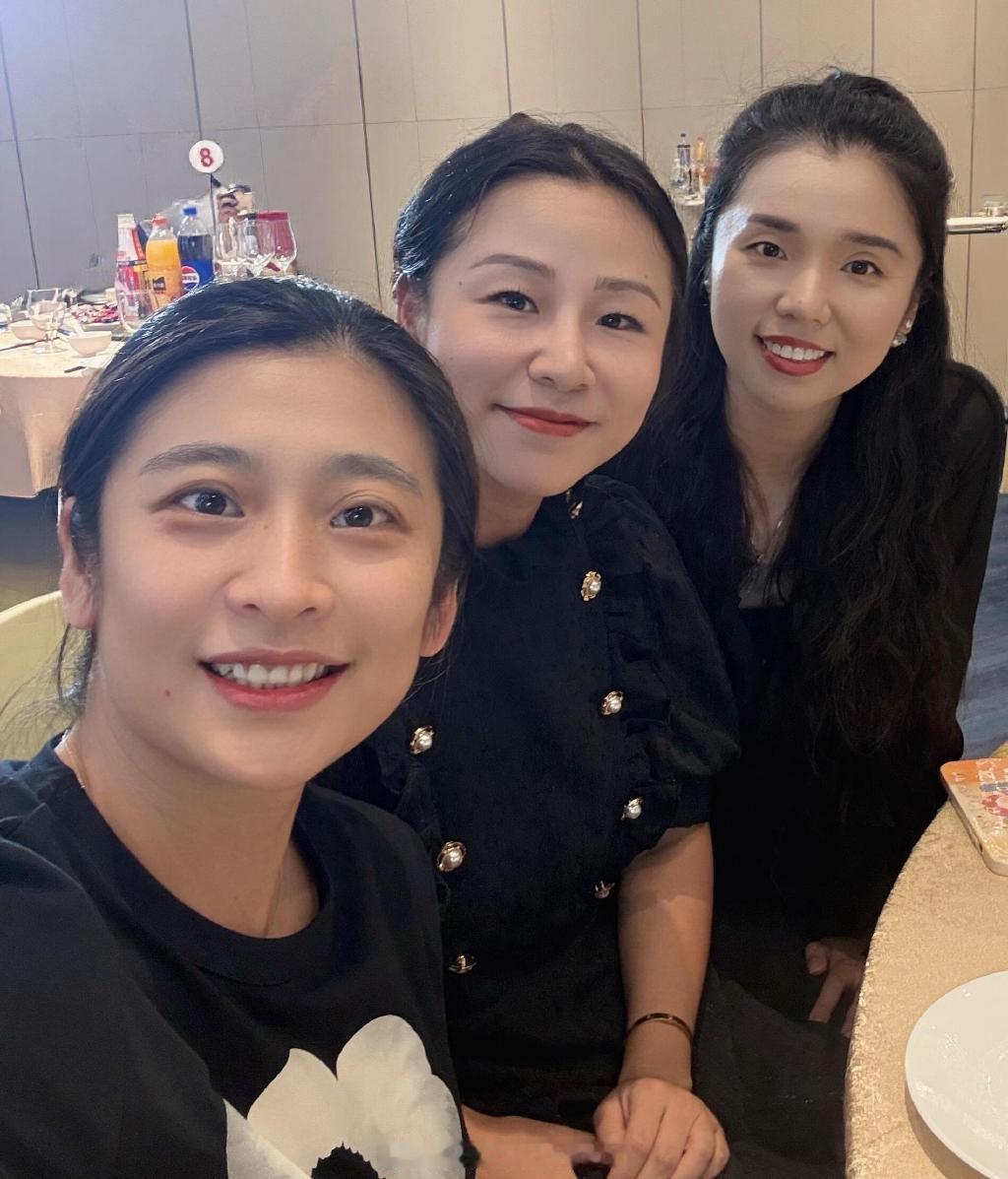 前国羽女双名将王晓理大婚，恭喜多位国羽女单女双前国手出席参加了婚礼马晋发文