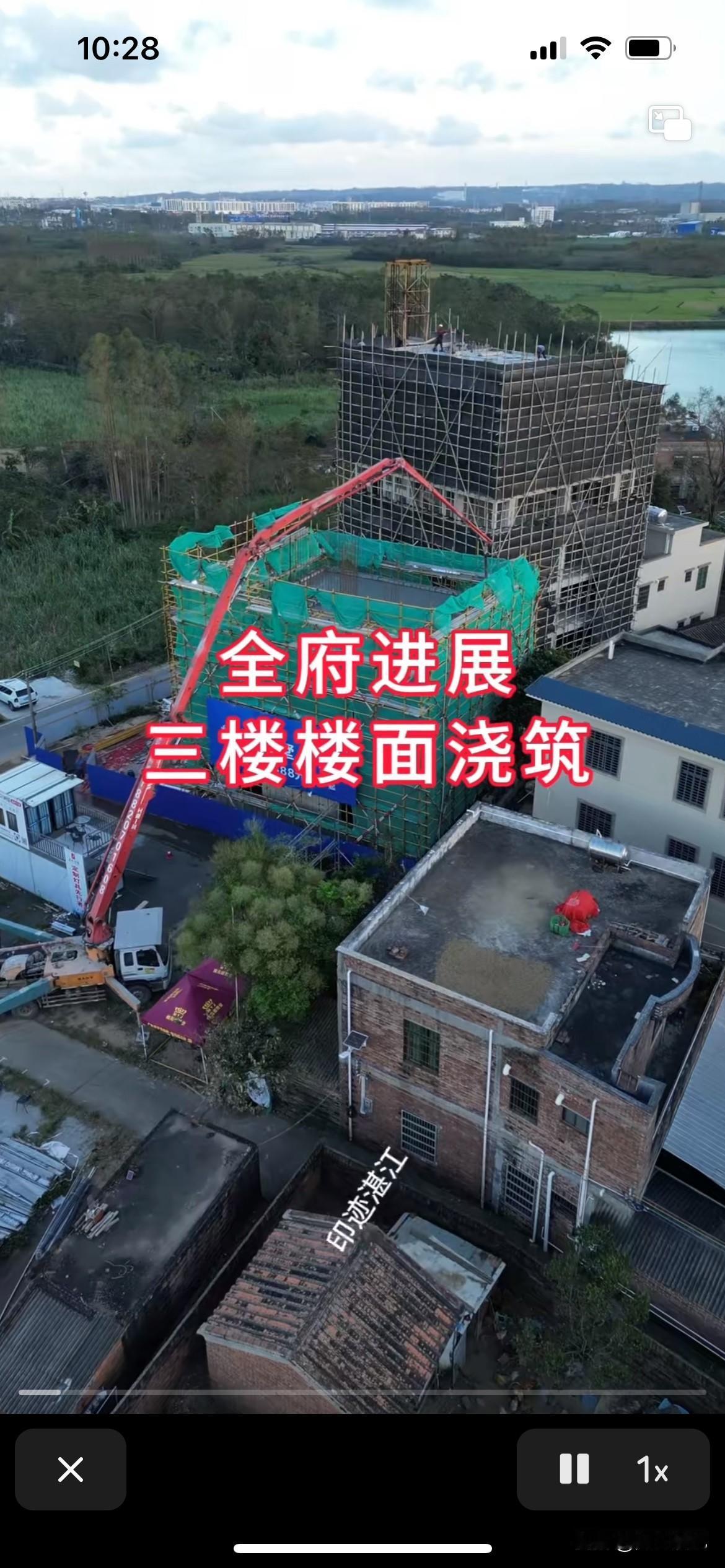 全红婵家邻居的房子建得比她家的高,很多网友就不淡定了,认为这是看不起全红婵家人,