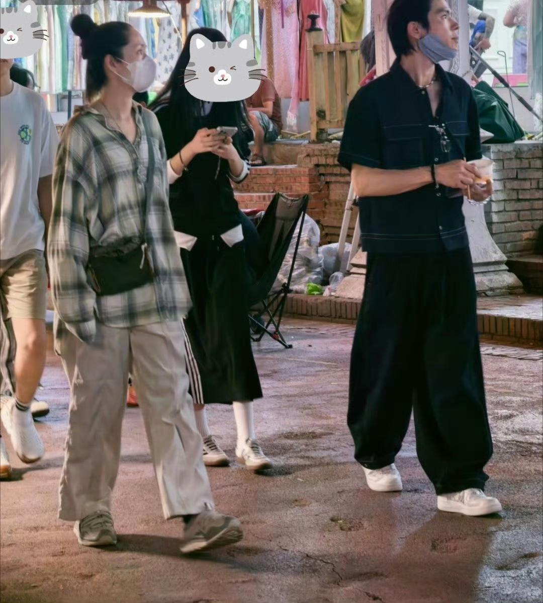 郭碧婷和向佐夫妻俩带着郭爸爸和妹妹的孩子去云南度假被不少网友偶遇。感觉郭碧