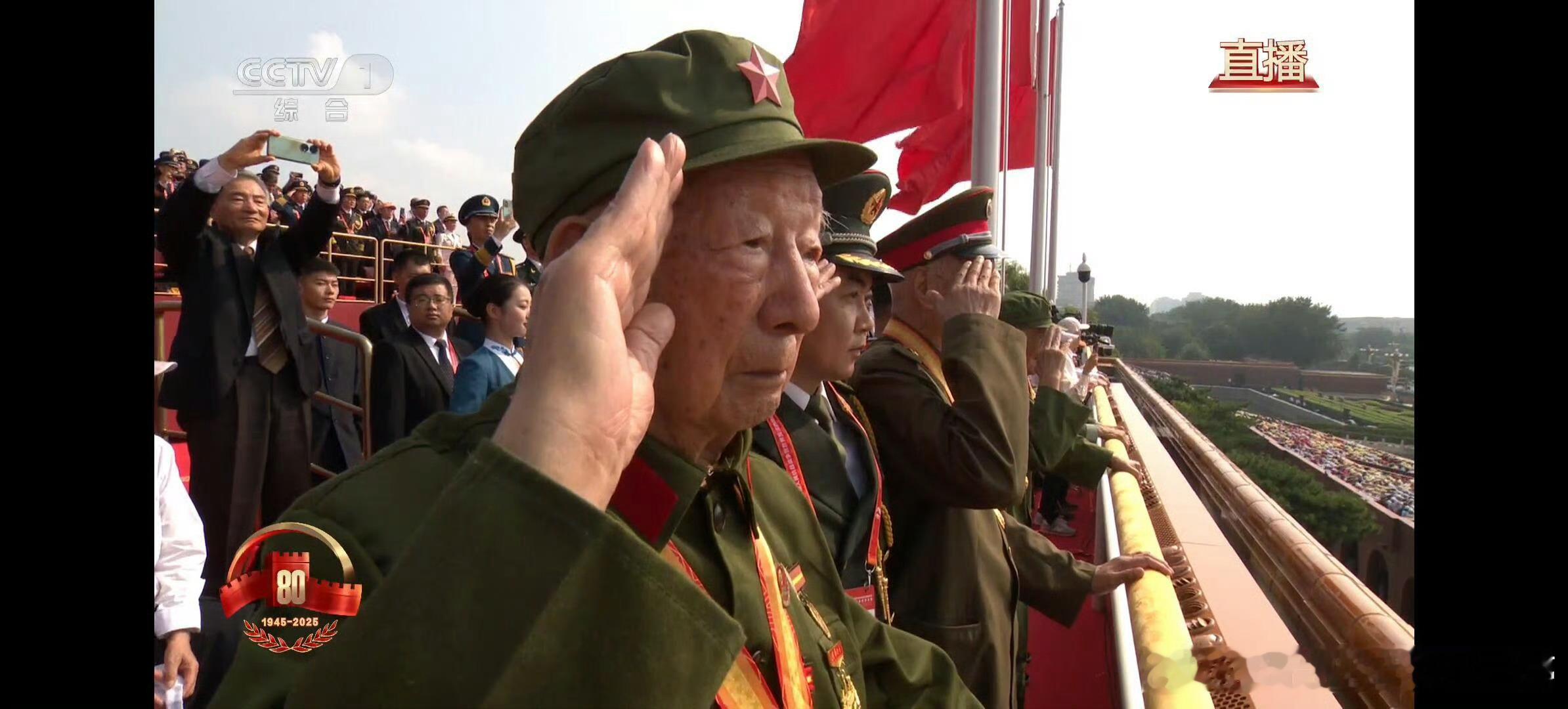 [哭哭][哭哭][哭哭]看到老兵瞬间泪目​​​