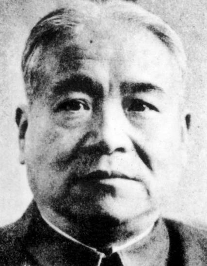 1963年8月13日，北京首都剧场，一场追悼会开了足足一千人。主祭是周恩来，