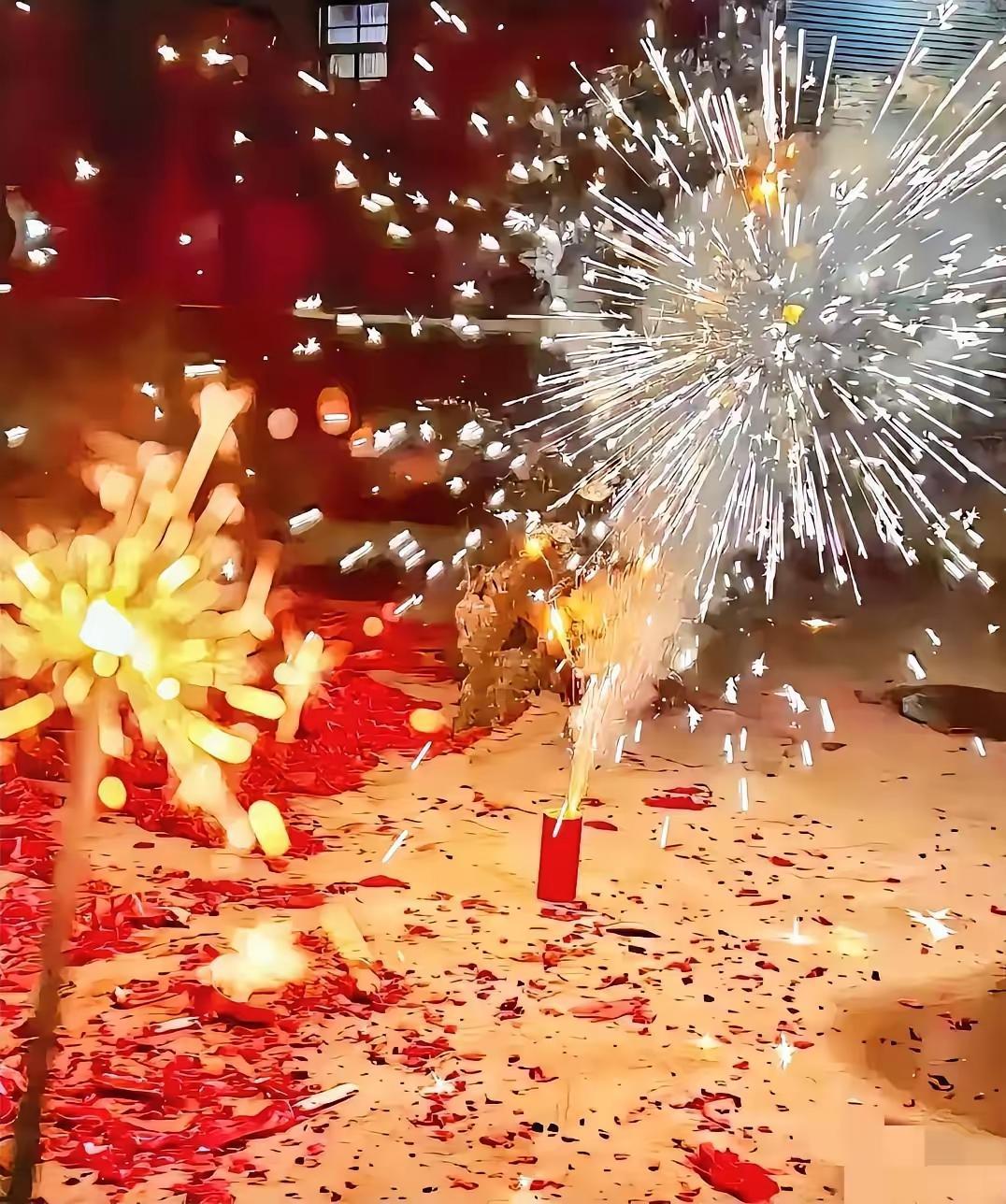 大过年的，谁能想到家门口放个烟花，居然能毁掉8个家庭。2月15日下午两点半，江