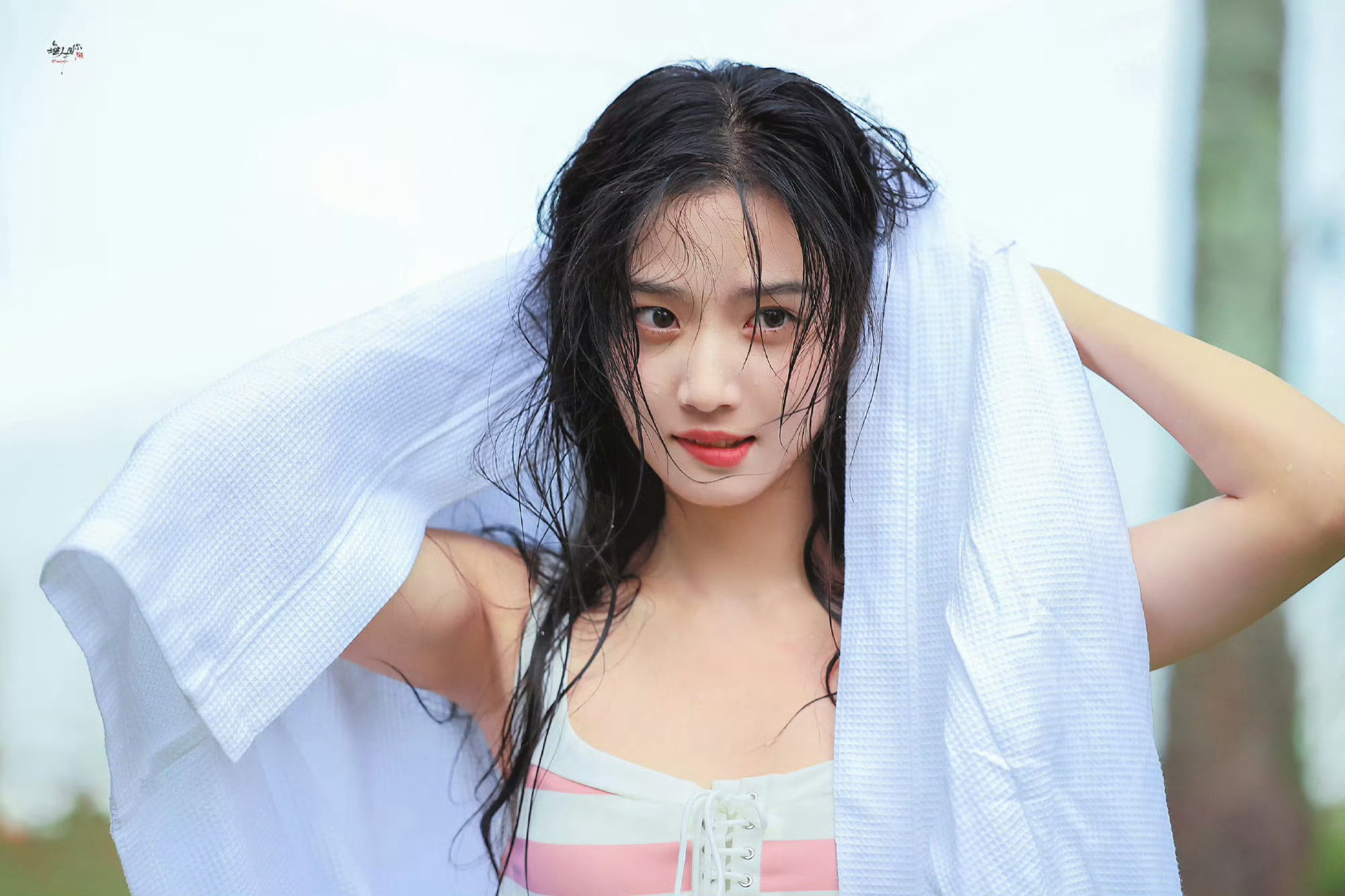 卢昱晓大家好这个女人叫小昱卢昱晓的夏日感太鲜活！“大家好这个女人叫小昱”一开口就