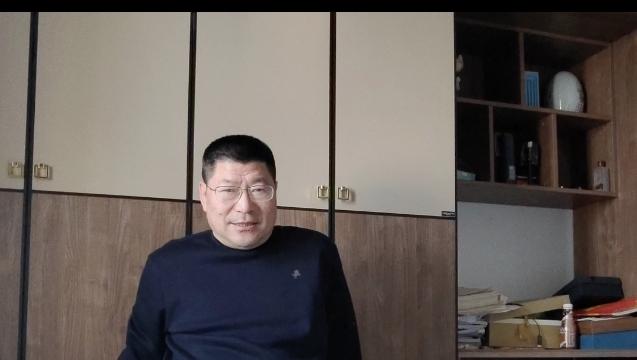 我有个堂妹，今年四十三岁。五年前和丈夫离婚，一双儿女归丈夫抚养。堂妹四处打工，生