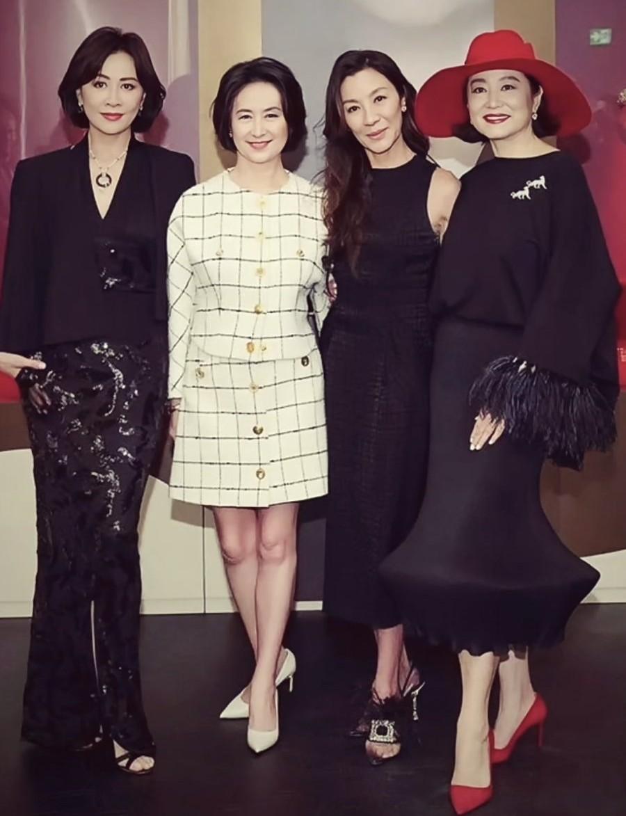 这一张合照太震撼！刘嘉玲、何超琼、杨紫琼、林青霞，一个比一个漂亮，一个比一个优秀