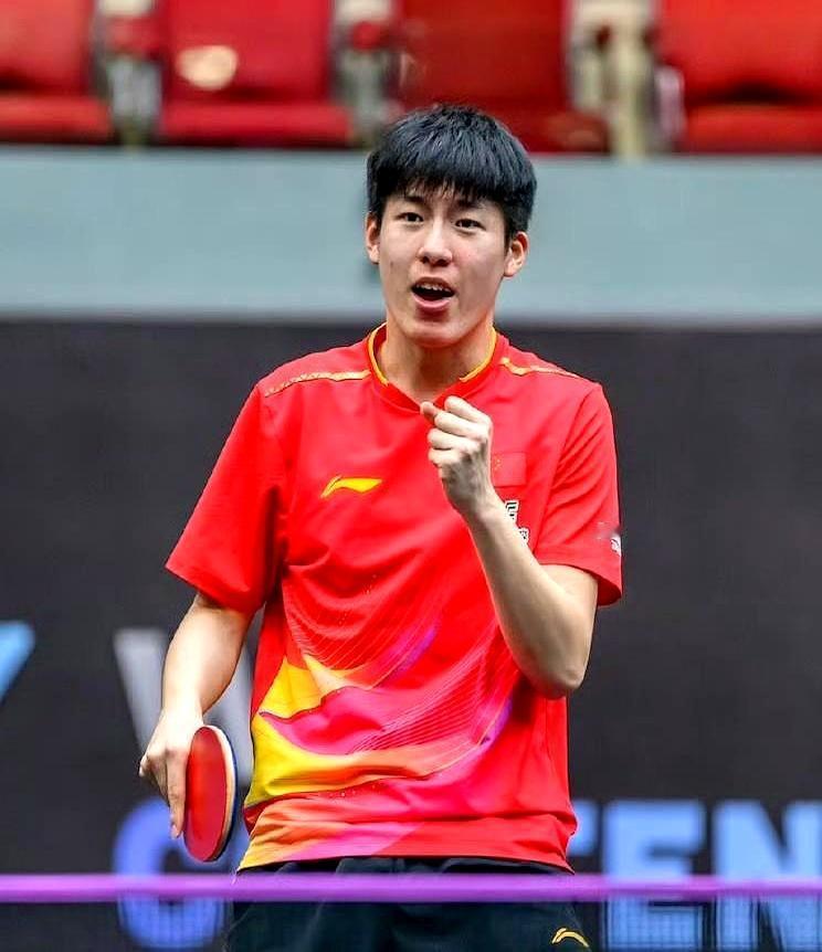 20岁卫冕冠军倒下，国乒男单仅剩19岁独苗。就在刚刚，WTT马斯喀特站，去