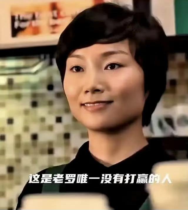 罗永浩是会玩梗的，把十几年前“星巴克中杯大杯超大杯”的女主角请来了，那是罗永浩“