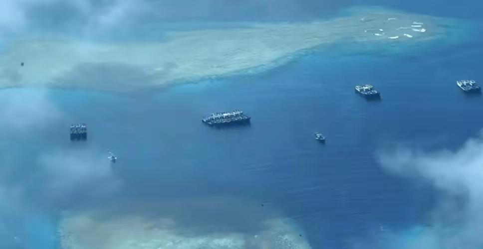 菲方持刀挑衅中国海警，南海主权红线不容触碰！黄岩岛、仙宾礁历来是中国固有领