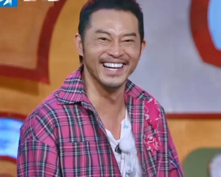 人心目中的成见是一座大山具象化了只因为沙溢在跑男是气氛担当，47岁的他用4分8