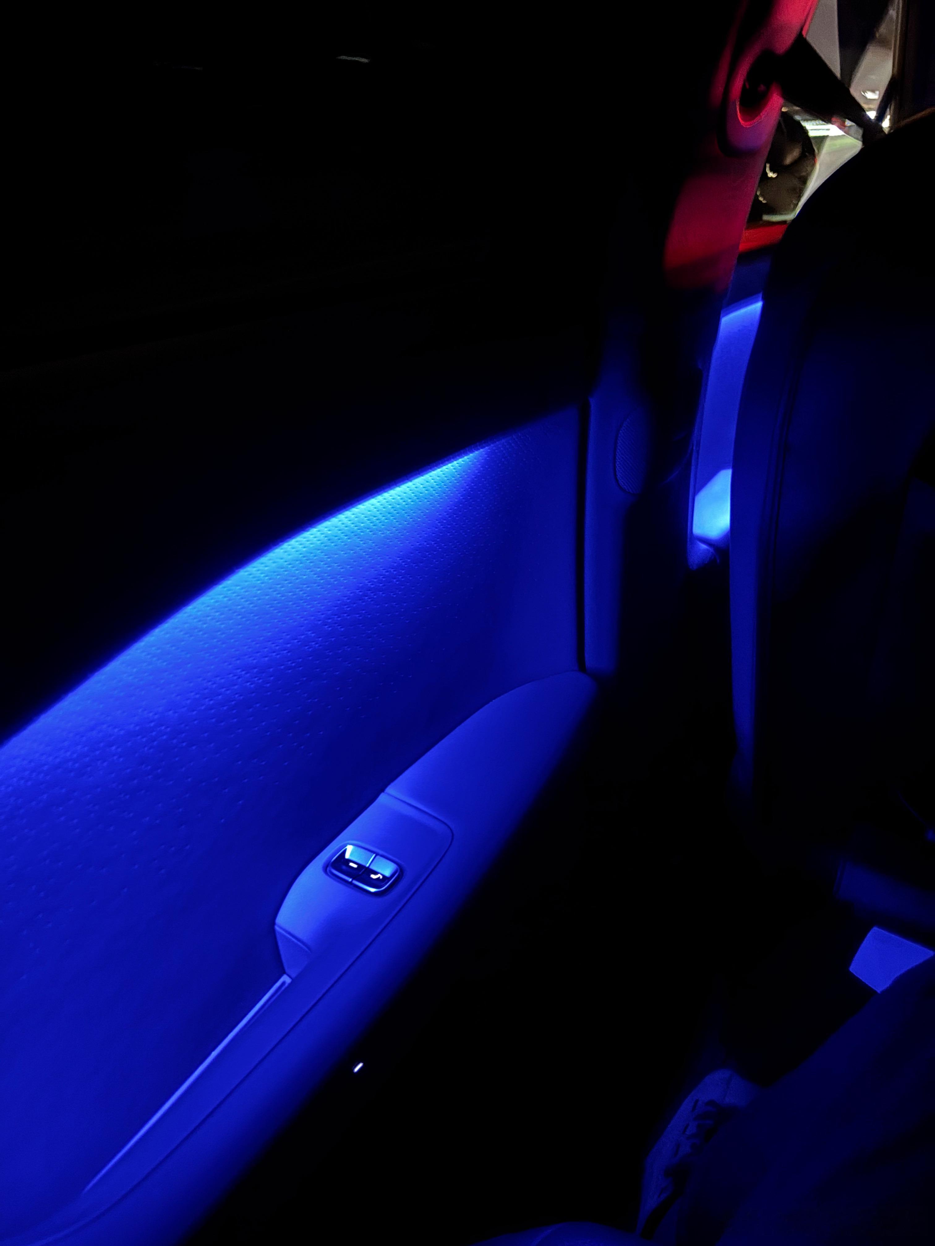 打专车打到了一辆小鹏P7+，无论是开起来，坐起来，无论是乘坐空间还是储物空间，师