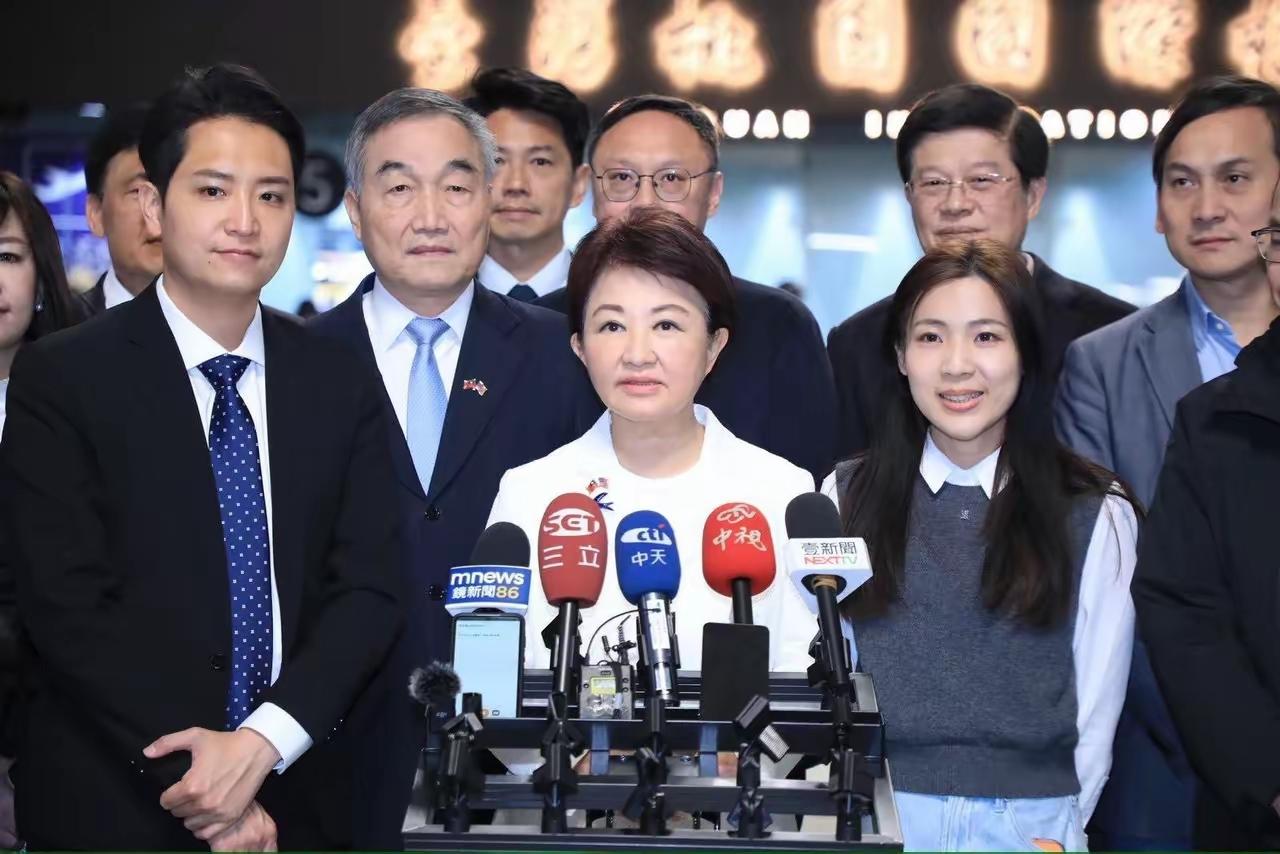 卢秀燕访问美国叫器:让世界看见台岛的力量台中市长卢秀燕今(12日)在脸书发文称，